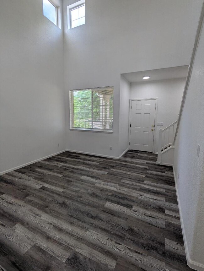 Building Photo - 1235 S Flatrock Cir