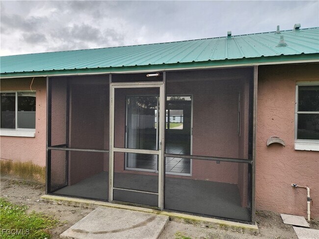 Building Photo - 107 SW 16th Terrace