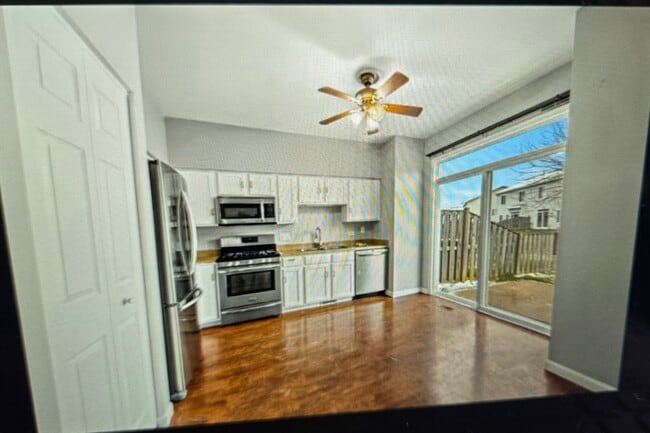 Building Photo - 2817 Hoffman St