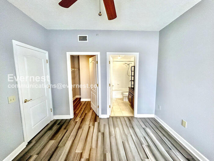 Building Photo - 195 14th St NE