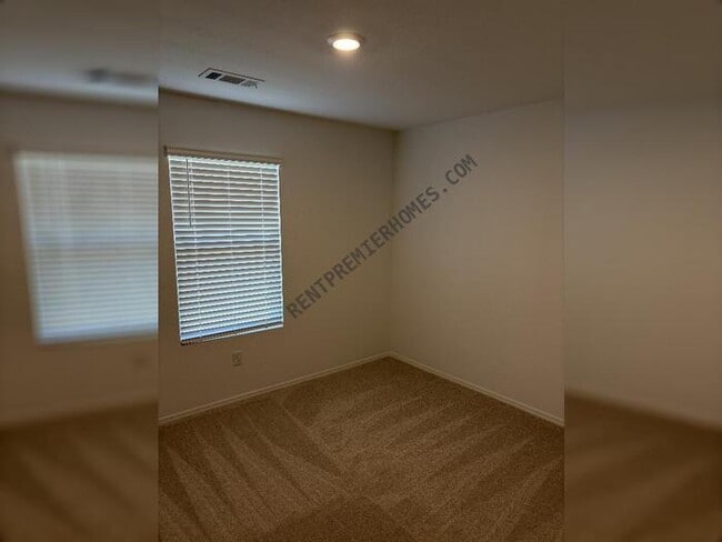 Building Photo - 122 Powder River Dr