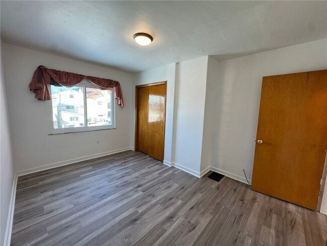 Building Photo - 311 Linden Ave