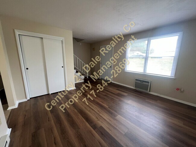 Building Photo - 2 Bedroom, 1.5 Bath in Dallastown