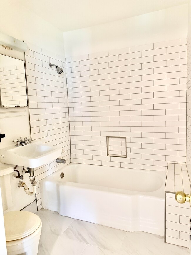 Building Photo - 1004 Rittiner Dr