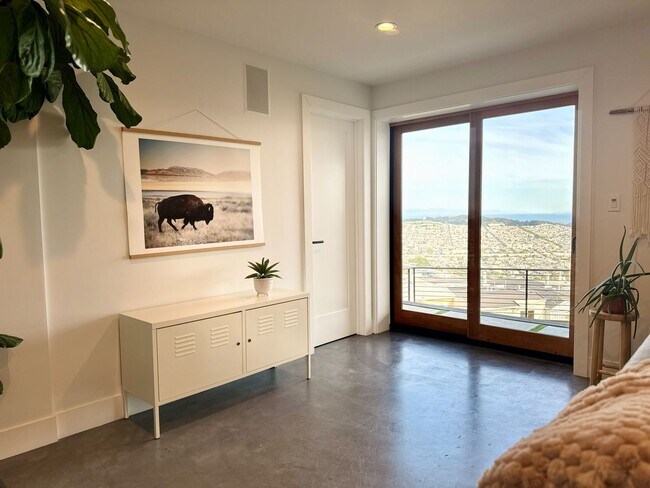 Building Photo - 3BR/2BA | Unobstructed Panoramic Views | Live Above the Fog | Intentional Living