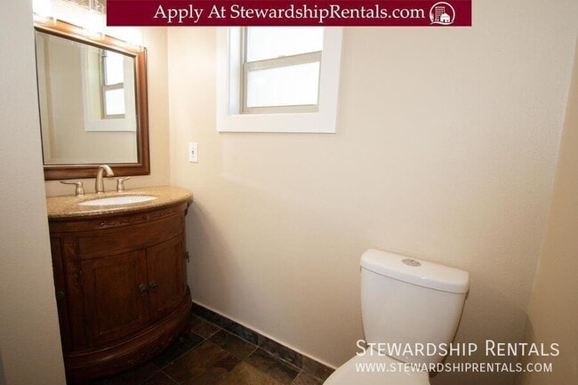 Building Photo - 5017 SE 45th Ave