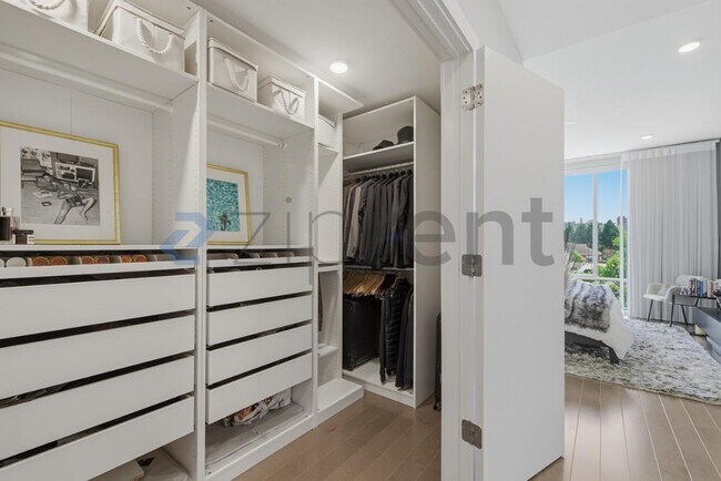 Building Photo - 214 Hunt St