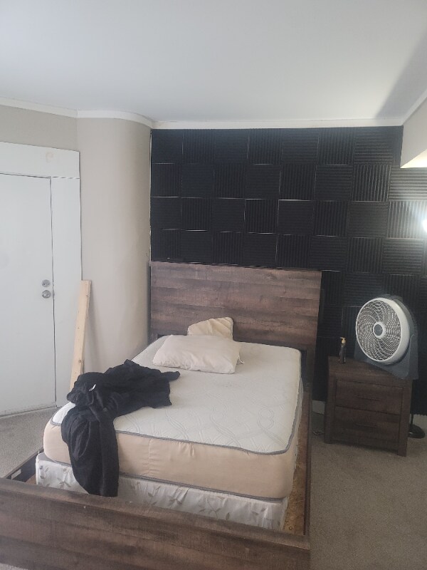 Building Photo - 232 Elm St