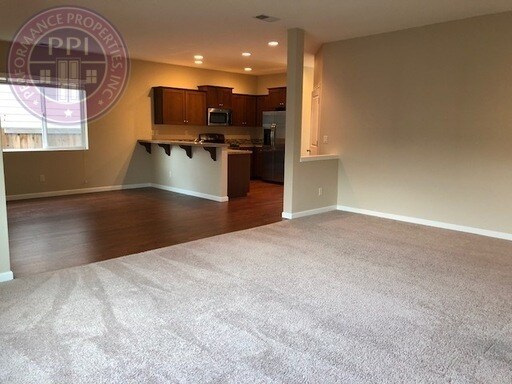 Building Photo - Orenco Station - Beautiful 4 Bedroom Gem! ...