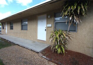 Building Photo - 806 NW 10th St