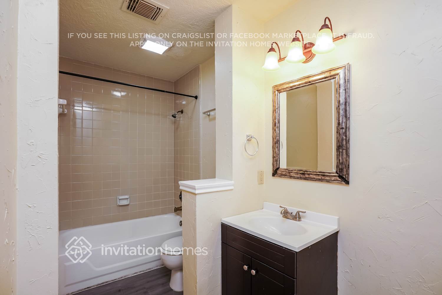 Building Photo - 14635 S Hearthstone Green Dr