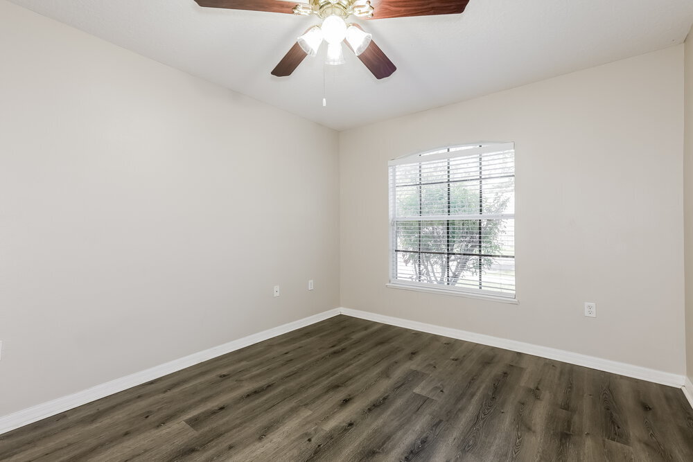 Building Photo - 927 Brenton Leaf Dr