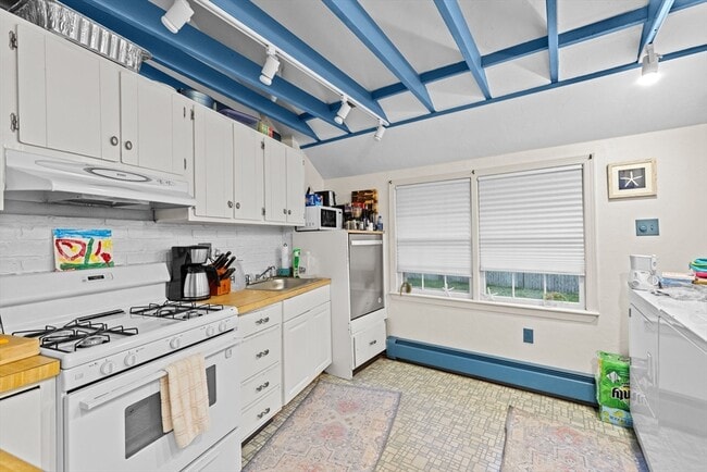 Building Photo - 4 Wianno Way