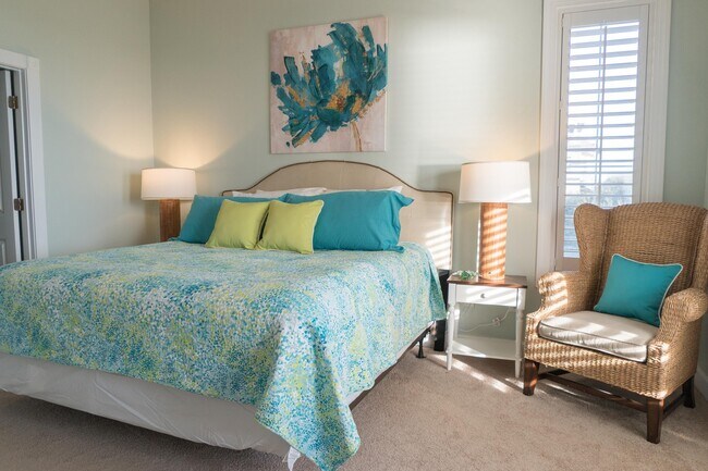 Building Photo - 223 Paradise by the Sea Blvd