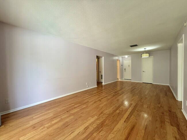 Building Photo - 4607 W Fig St