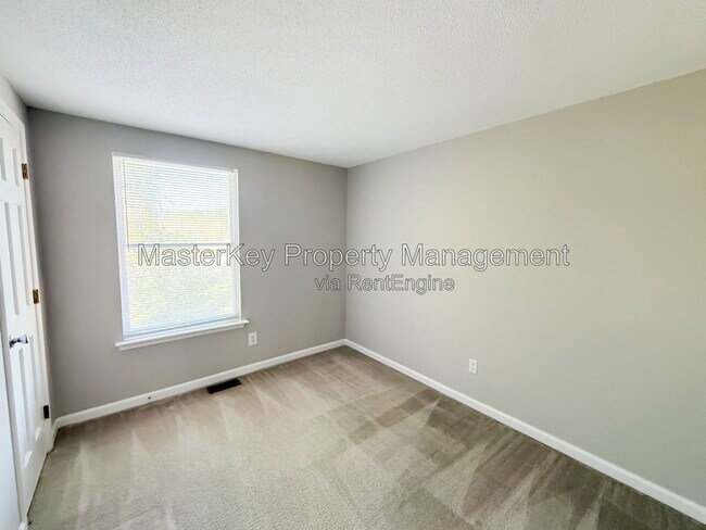 Building Photo - 704 E Dynasty Dr