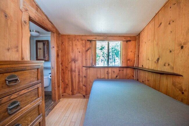 Building Photo - 2599 Huntington Dr