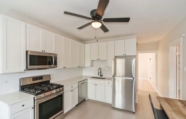 Building Photo - 4143 N McVicker Ave