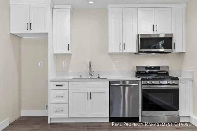 Building Photo - 13050 Tonopah St