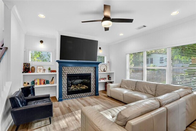 Building Photo - 1170 Moton Ave SW