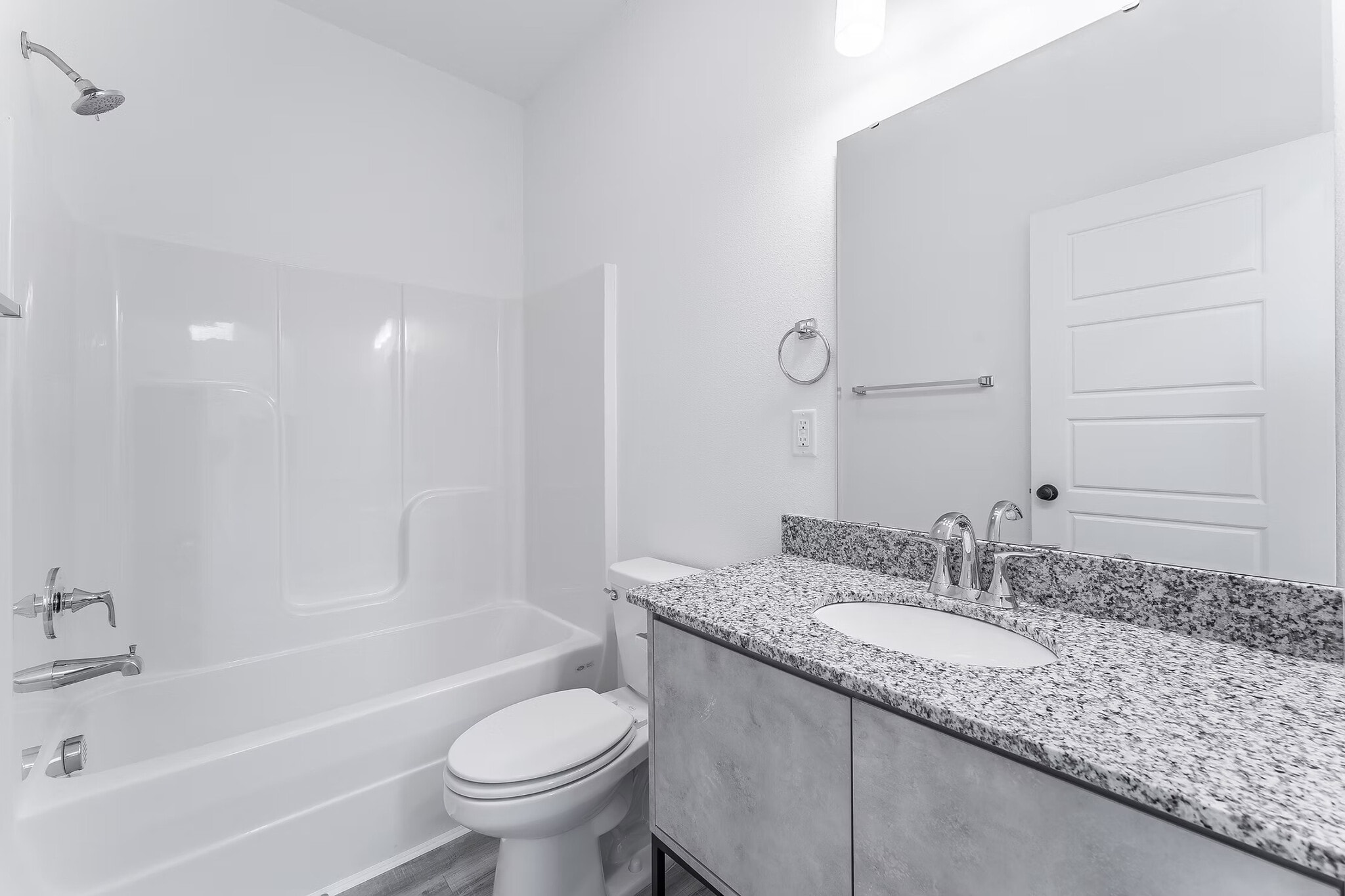 Downstairs full bath - 940 Ventnor Ave