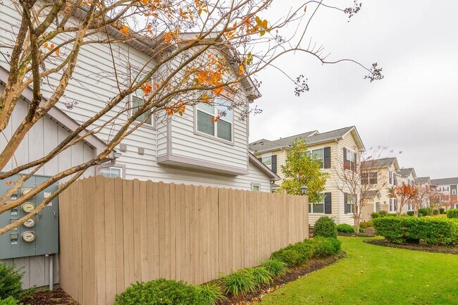 Building Photo - Spacious Condo in Spence Crossing