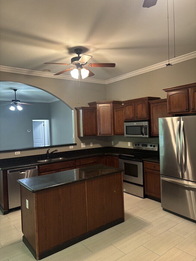 Building Photo - 7412 Brentlawn Dr
