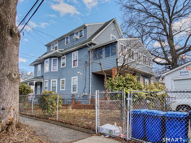 Building Photo - 373 Wood Ave