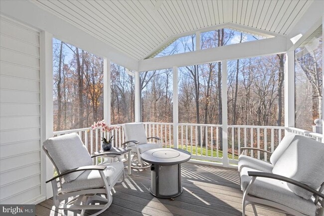 Building Photo - 2061 St Pauls Ct