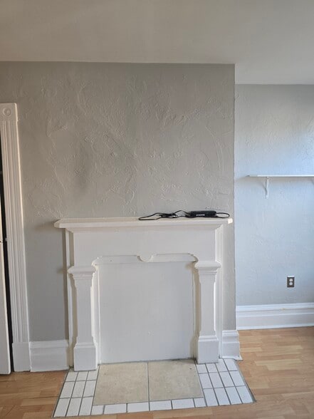 Living room fireplace - 68 Southern Ave