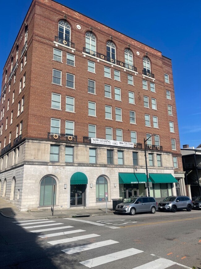 Building Photo - Courthouse View Apartments