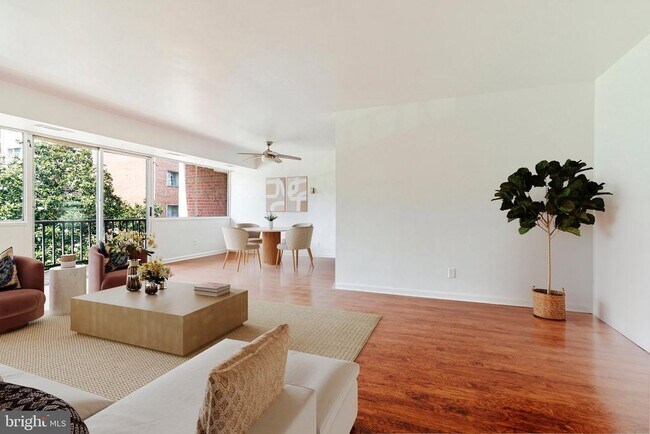 Primary Photo - 5801 Quantrell Ave