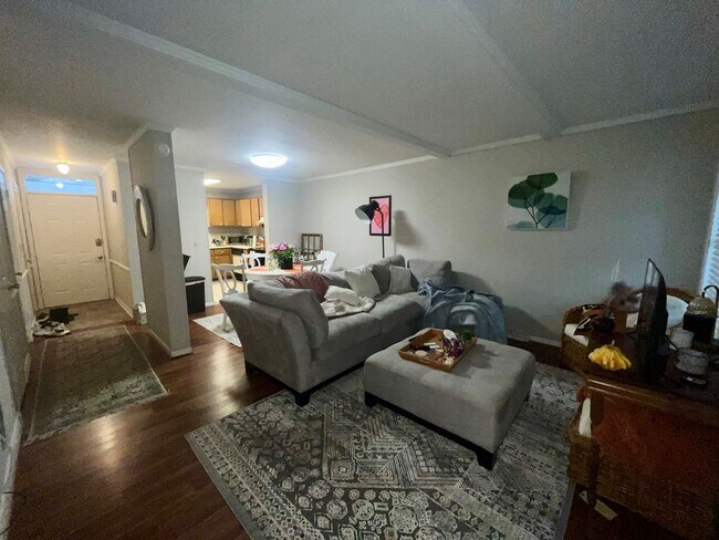 Building Photo - 204-5 Oak Street (CW)