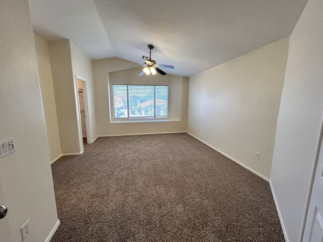 Building Photo - 3 Bed / 2.5 bath Gilbert Home with New Pai...