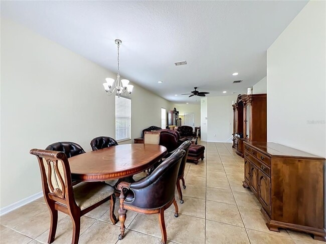 Building Photo - 2826 Oakville Pl