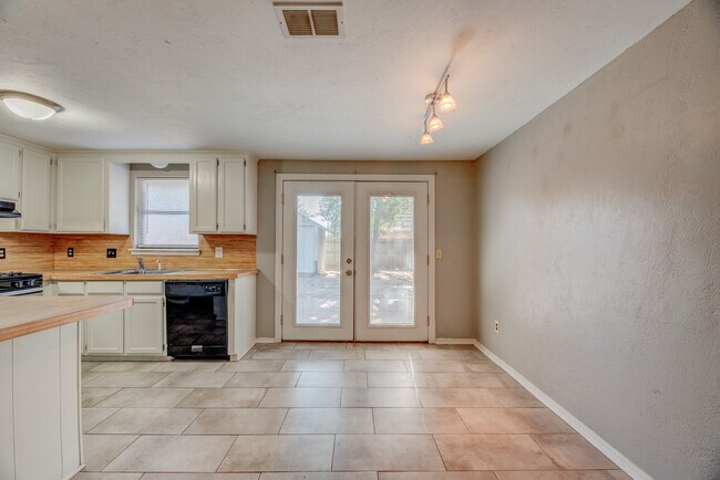 Building Photo - 12500 SW 2nd St