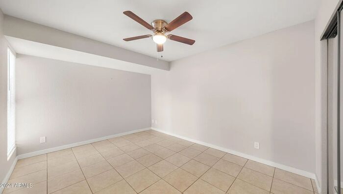 Building Photo - 4211 E Palm Ln