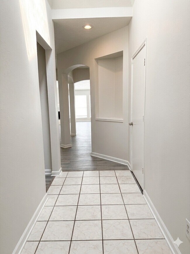 Building Photo - 20834 Beech Tree Dr