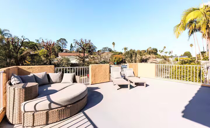 Building Photo - 14225 Mango Dr