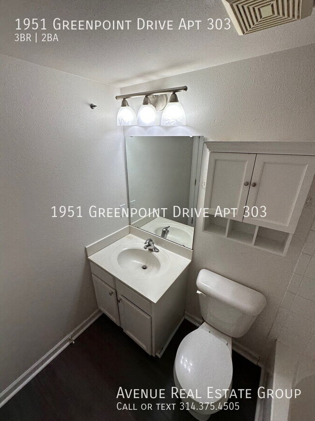 Building Photo - Bright 3-Bed Condo with Modern Updates & P...