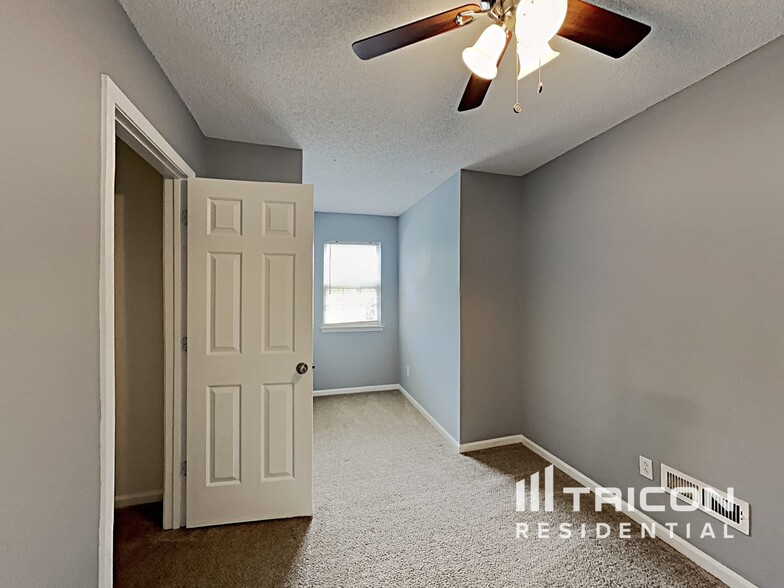 Building Photo - 5814 Coral Ridge Ln