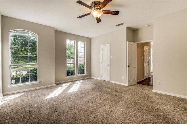 Building Photo - 13553 Valley Mills Dr