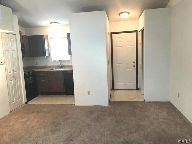 Building Photo - 121 Ashley Dr
