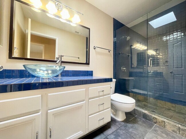 Building Photo - COMING SOON!!! GORGEOUS 3 Bedroom/2.5 Bathroom POOL Home Oasis Awaits in Regency Estates!!