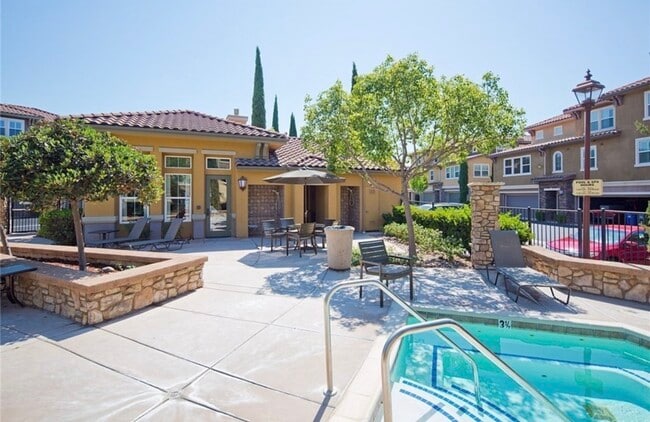 Building Photo - 85 Via Sovana