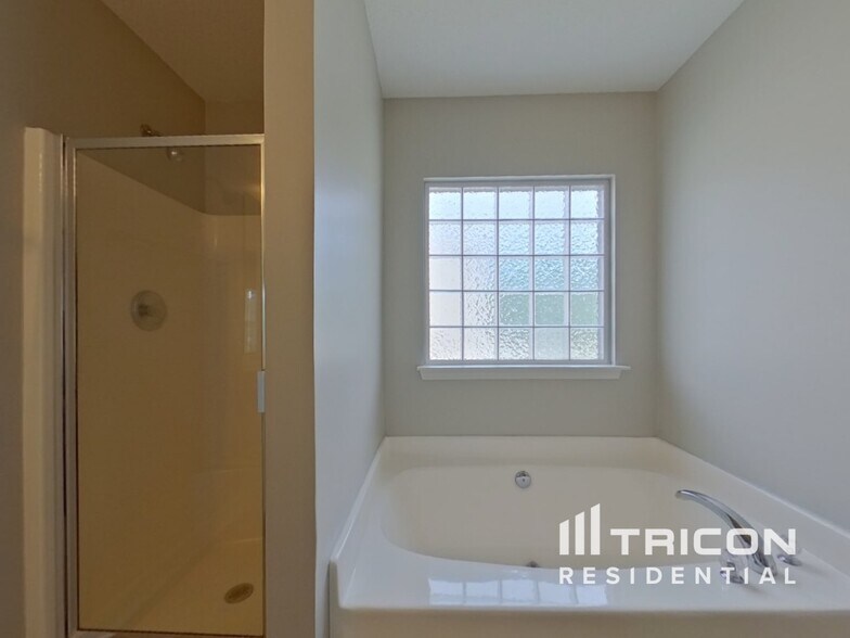 Building Photo - 1427 Matthew Allen Cir