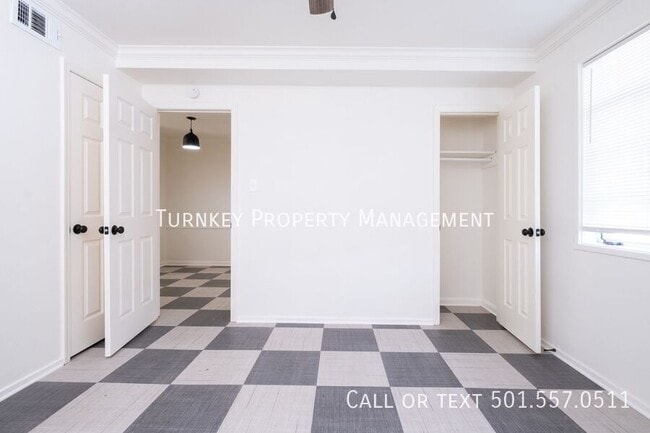 Building Photo - 623 Sherman St