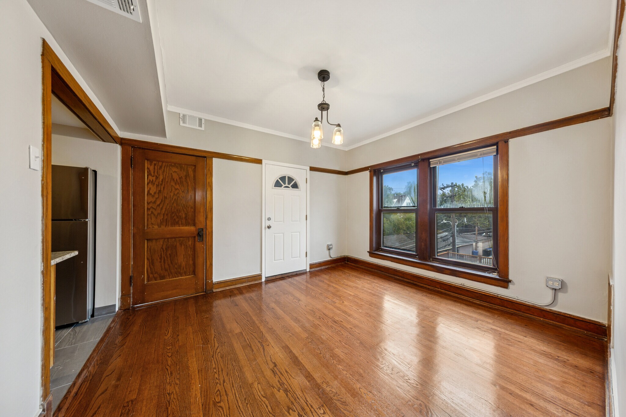 Building Photo - 1128 W Diversey Pkwy