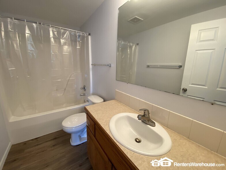 Building Photo - 708 Graceland Ave