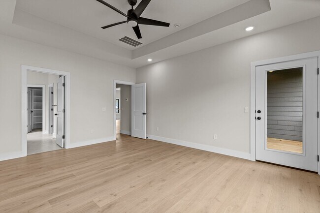 Building Photo - 702 S Thornridge Dr